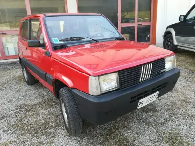 Usata Fiat Panda 4x4 50 CV (36 kW) 1990 Rosso Utilitaria