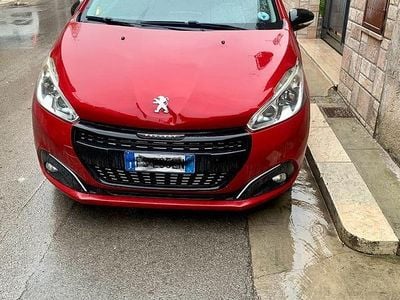 Usata Peugeot 208 75 CV (55 kW) 2018 Rosso Utilitaria