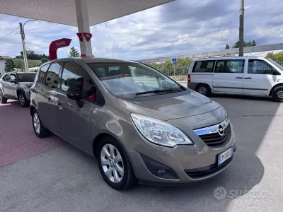 Usata Opel Meriva 120 CV (88 kW) 2011 Beige Monovolume