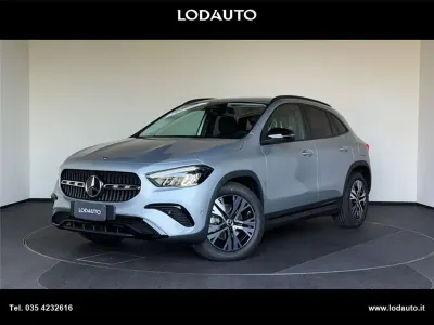 Nuova Mercedes GLA200 150 CV (110 kW) 2025 Argento SUV