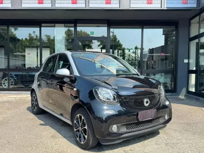 Usata Smart ForFour Passion 71 CV (52 kW) 2016 Nero Utilitaria