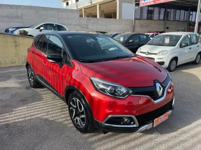 Usata Renault Captur 90 CV (66 kW) 2015 Rosso SUV