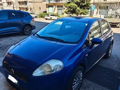 Usata Fiat Grande Punto 75 CV (55 kW) 2009 Blu Utilitaria