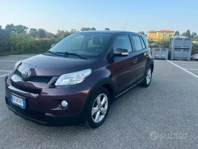 Usata Toyota Urban Cruiser Luxury 101 CV (74 kW) 2010 Lilla Utilitaria