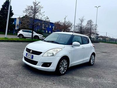 Usata Suzuki Swift 93 CV (68 kW) 2012 Bianco Utilitaria
