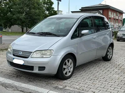 Usata Fiat Idea 90 CV (66 kW) 2007 Grigio Monovolume