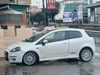 Usata Fiat Grande Punto Sport 120 CV (88 kW) 2009 Bianco Utilitaria