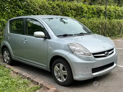 Usado Subaru Justy 69 CV (50 kW) 2011 Gris Utilitario