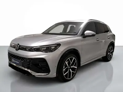 Nuova VW Tiguan R-line Plus 150 CV (110 kW) 2025 Dolomite silver metallizzato SUV