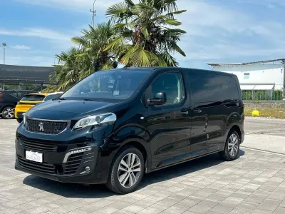 Usata Peugeot Traveller Business-Line 176 CV (129 kW) 2021 Nero Monovolume