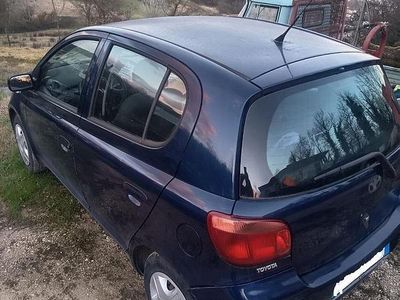 Usata Toyota Yaris 2005 Blu Berlina