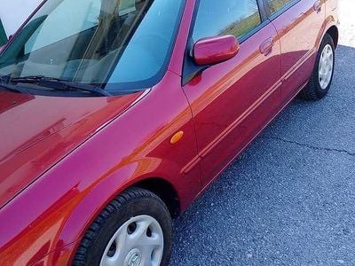Usata Mazda 323 Exclusive 98 CV (72 kW) 2002 Rosso Berlina