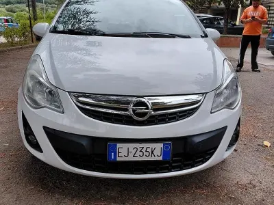 Usata Opel Corsa 85 CV (62 kW) 2011 Utilitaria