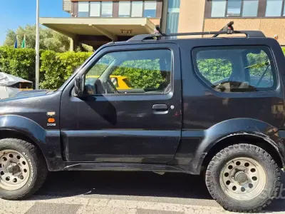 Usata Suzuki Jimny 86 CV (63 kW) 2008 Nero SUV