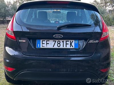 Nero Usata 2010 Ford Fiesta Berlina | 2750 € (Buon prezzo)