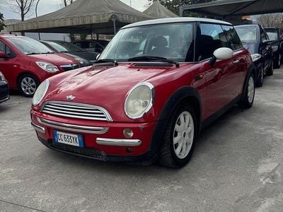 Begagnad Mini Cooper 116 HK (85 kW) 2002 Röd Halvkombi