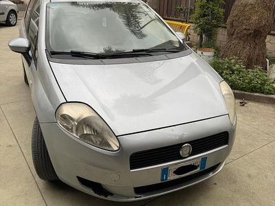Usata Fiat Grande Punto 75 CV (55 kW) 2006 Grigio Utilitaria