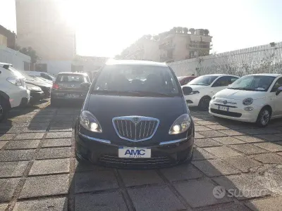 Usata Lancia Musa Gold 77 CV (56 kW) 2012 Nero Monovolume