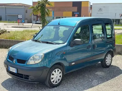 Usata Renault Kangoo 65 CV (47 kW) 2005 Blu Monovolume