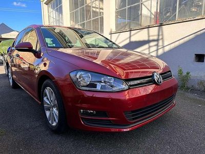 Rosso Usata 2016 VW Golf Comfortline Berlina | 10.500 € (Buon prezzo)