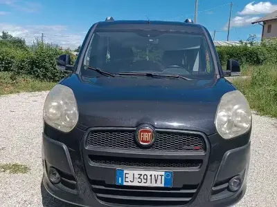 Usata Fiat Doblò 105 CV (77 kW) 2011 Nero Monovolume