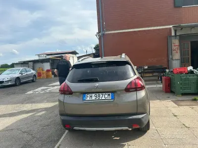 Usata Peugeot 2008 120 CV (88 kW) 2017 Marrone SUV