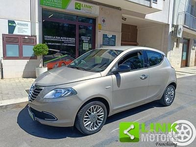 Begagnad Lancia Ypsilon 69 HK (50 kW) 2012 Grå Halvkombi