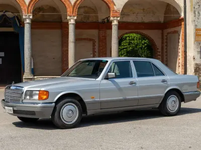 Usata Mercedes S300 SE 188 CV (138 kW) 1986 Grigio Berlina