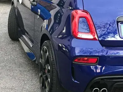 Usata Abarth 595 70th Anniversary 179 CV (131 kW) 2019 Blu/azzurro Berlina