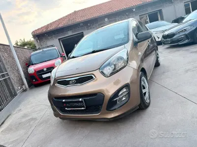 Usata Kia Picanto 69 CV (50 kW) 2012 Marrone Utilitaria