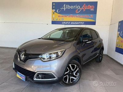 Usata Renault Captur 90 CV (66 kW) 2016 Grigio SUV