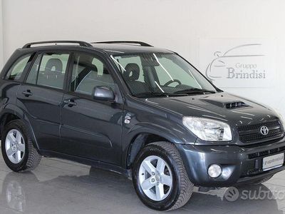 Usata Toyota RAV4 Sol 116 CV (85 kW) 2005 Grigio scuro SUV