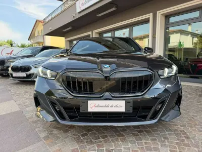 Usata BMW 520 M Sport 197 CV (144 kW) 2025 Grigio Station wagon
