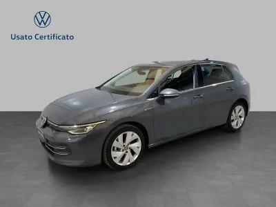 Usata VW Golf VIII Style 150 CV (110 kW) 2025 Dolphin grey metallizzato Berlina