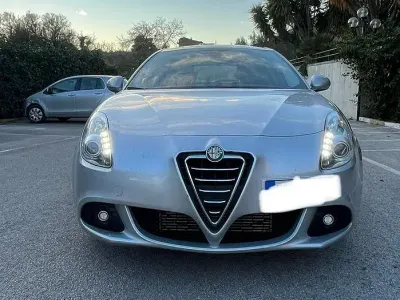 Usata Alfa Romeo Giulietta Exclusive 105 CV (77 kW) 2013 Grigio Utilitaria