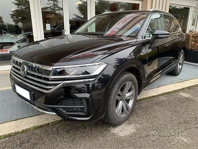 Usata VW Touareg R 231 CV (169 kW) 2021 Nero SUV