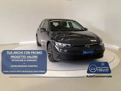Usata VW Golf VIII Life 110 CV (80 kW) 2023 Grigio scuro Berlina