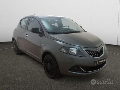 Usata Lancia Ypsilon Gold 69 CV (50 kW) 2022 Grigio Utilitaria