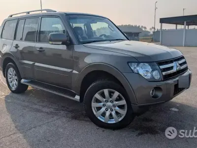 Usata Mitsubishi Pajero Instyle 200 CV (147 kW) 2009 Marrone SUV