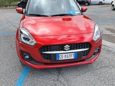 Usata Suzuki Swift 83 CV (61 kW) 2023 Rosso Utilitaria