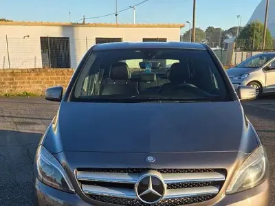 Käytetty Mercedes B200 2014 Tila-auto