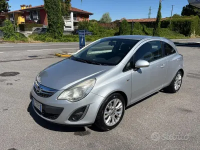 Usata Opel Corsa 86 CV (63 kW) 2013 Grigio Utilitaria
