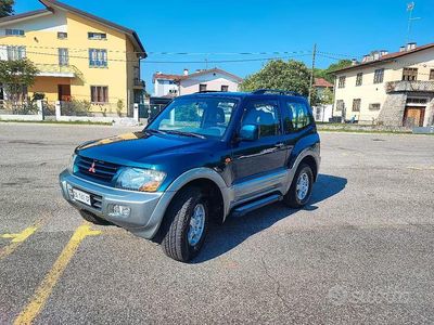 Usata Mitsubishi Pajero 100 CV (73 kW) 2000 Verde SUV