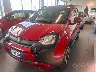 Usata Fiat Panda Cross Cross 69 CV (50 kW) 2024 Rosso Utilitaria
