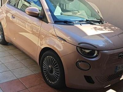 Usata Fiat 500e 9 kW (13 CV) 2021 Rosso Utilitaria