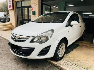 Usata Opel Corsa 75 CV (55 kW) 2015 Bianco Utilitaria