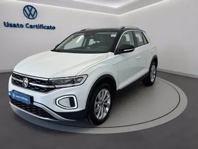 Usata VW T-Roc Style 110 CV (80 kW) 2024 Bianco/tetto nero SUV