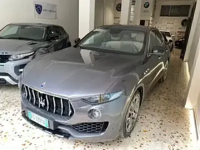 Usata Maserati Levante GranLusso 275 CV (202 kW) 2017 Grigio SUV
