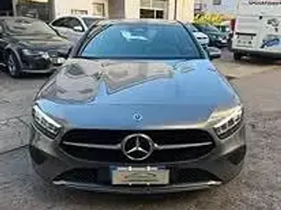 Begagnad Mercedes A180 Progressive 116 HK (85 kW) 2023 Grå Sedan