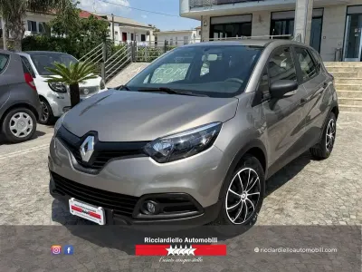 Usata Renault Captur 90 CV (66 kW) 2014 Marrone SUV